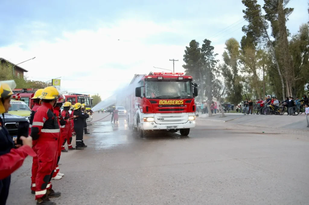 Bomberos de Rincón incorporó una nueva autobomba, una camioneta y equipamiento para la Central N.º 16